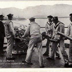 CPA - Marine Militaire - LA VIE DU MARIN CHARGEMENT D'UN CANON 100 M/M -N°1623