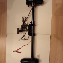 moteur rhino cobolt V18 idéal bateau gonflable, float tube.