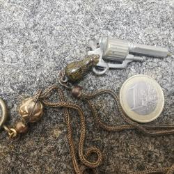 Petit revolver porte mine années 1900.