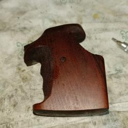 Crosse ergonomique colt python nills