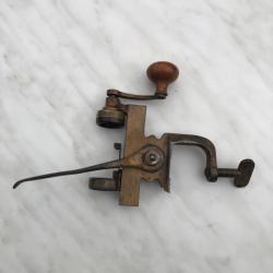 Sertisseur cal.16 à broche