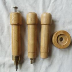 Lot de désamorceurs , réamorceurset le socle pour calibre 12.