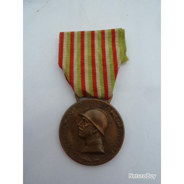 medaille commmorative de la guerre 14 .18 ITALIENNE