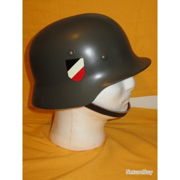 WW2 : CASQUE "ALLEMAND" Mle 40 .Bien lire la description et les rfrences fournisseur ...