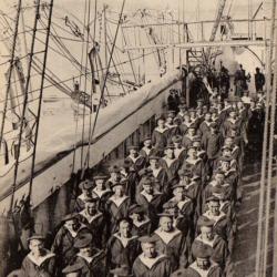 CPA -Marine Militaire -Après l'Inspection Le défile - N1666