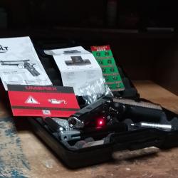 Colt spécial combat avec laser Microshot UX NL3 et une malette UMAREX