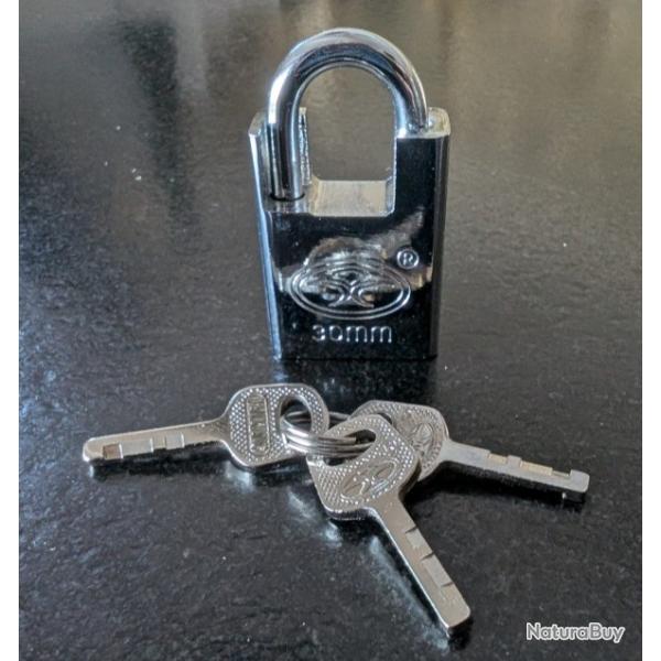 CADENAS EN ACIER CHROME 40mm LIVRE AVEC 3 CLES PARFAIT POUR SECURISER UNE ARME DANS UNE MALETTE