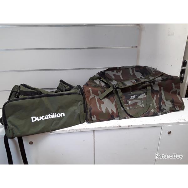 Lot de 2 grands sacs de voyage vert et camouflage Ducatillon