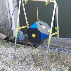 Cible « cube » 3D à lancer ou suspendre.