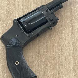 EXTRÊMEMENT RARE REVOLVER MODÈLE « DROP CYLINDRE » par « Pierre HERMINE-THIRY »