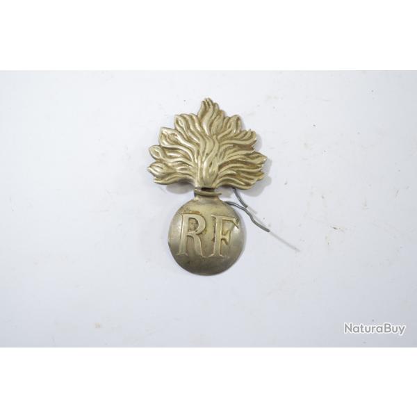 Insigne de casque Franais Adrian, Gendarmerie. Grenade de casque RF. Coup en deux, a restaurer