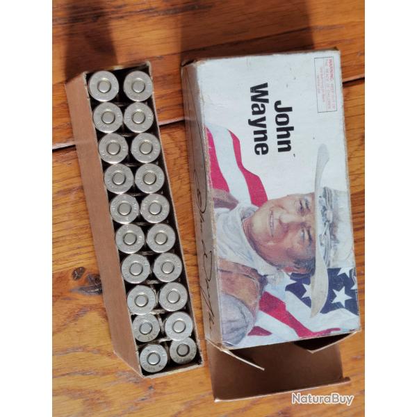 Munitions commemoratives John Wayne 32-40 de collection boite de 17+3 douilles
