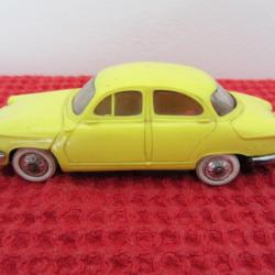 Norev Panhard PL 17 au 1/43e de 1964