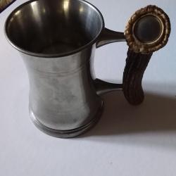 Chope anglaise Samuel Peace étain , fond verre et corne hauteur 14cm diamètre 9,5cm