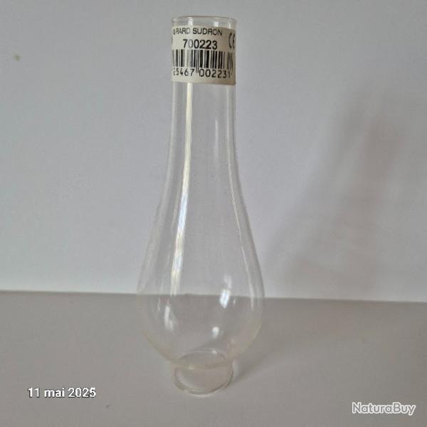 Verre de rechange pour lampe  ptrole murale, petit modle,
