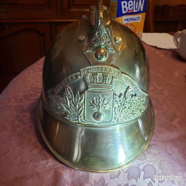 Tres beau casque de pompier ancien (le Cendre)bon tat