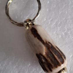 Petit porte clé artisanal en bois de cerf