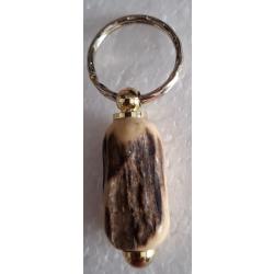 Petit porte clé en bois de cerf  fait par artisan