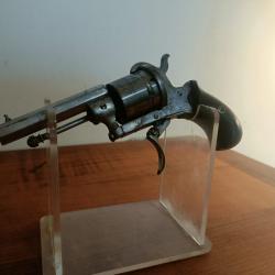 Superbe revolver type lefaucheux  the guardian  parfait etat  avec ses 12 munitions d'origine