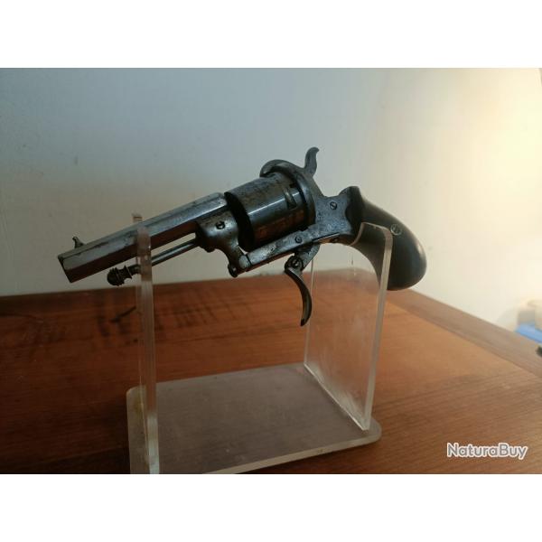 Superbe revolver type lefaucheux  the guardian  parfait etat  avec ses 12 munitions d'origine
