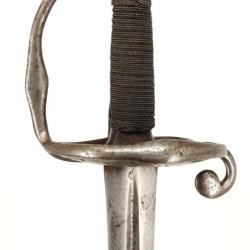 FORTE ÉPÉE RÉGLEMENTAIRE D'ARSENAL WALLONNE DE CAVALERIE DITE MODÈLE 1679 - FRANCE 1660 à 1700 Colle