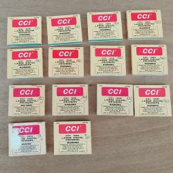 Lot de 1493 amorces CCI 300 LP