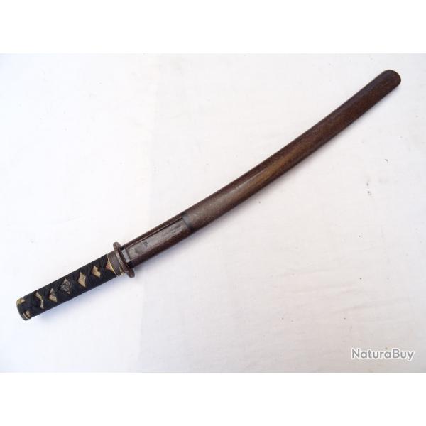 J268- lot ,beau wakizashi + tsuba ,+ saya  poque = EDO