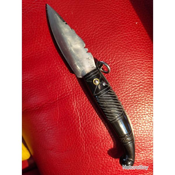 Couteau artisanal traditionnel romain