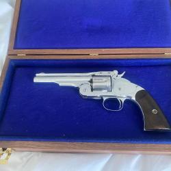 Révolver Smith & Wesson  Scolfield - Wells Fargo  calibre 45  contrat US - Nickelé   + boite