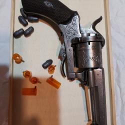 Revolver calibre 7mm à broches type lefaucheux