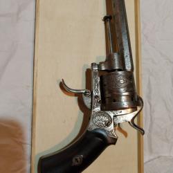 Revolver calibre 9mm à broches type lefaucheux