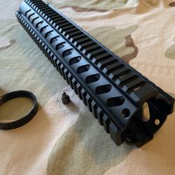 Garde Main AR 15 12" 31cm rail picatinny Neuf