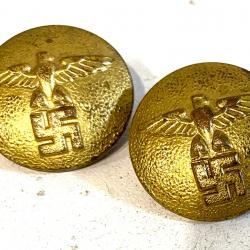 Ancienne paire bouton manchette d'uniforme Militaire Allemand des chemises brunes SA ww2 RZM présent
