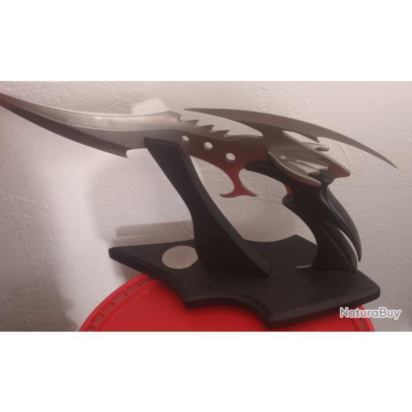 Couteau dcoratif avec son support - fantasy master