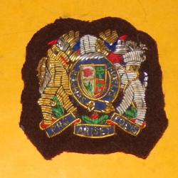 INSIGNE EN TISSU CANETILLE " SEMPER FIDELIS " DU ROYAUME UNI  ,BON ETAT VOIR PHOTOS . POUR TOUT RENS