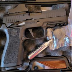 SIG SAUER P320 X Carry - CO2 BBS 4.5 mm + Viseur point rouge Sig AIr