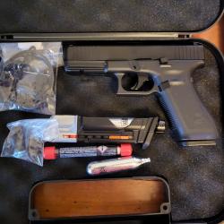 GLOCK 17 Umarex T4E .43 + chargeur d'urgence + billes RB + billes poivres