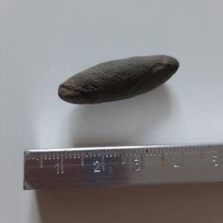 Balle ou projectile de fronde Haute Époque- Moyen-âge, en terre cuite. Superbe.