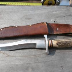 Couteau de chasse SOLINGEN; manche bois de cerf; lame carbone; étui cuir. SUPERBE.