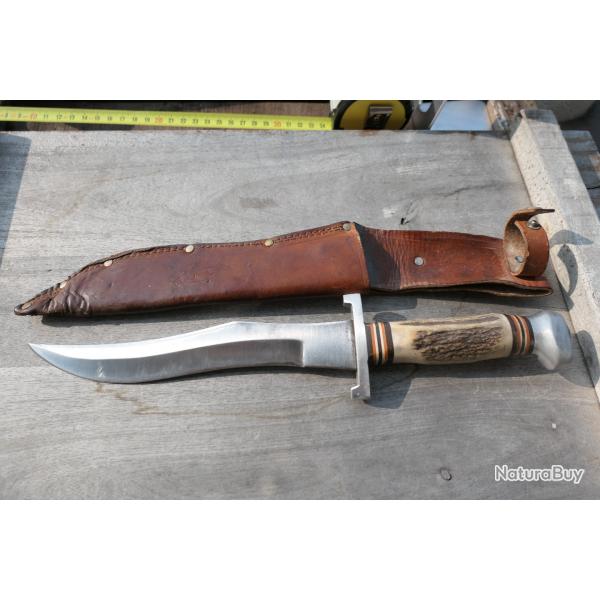 Couteau de chasse SOLINGEN; manche bois de cerf; lame carbone; tui cuir. SUPERBE.
