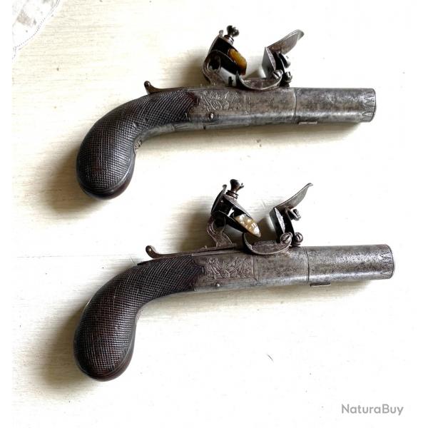 Paire petits pistolets  silex
