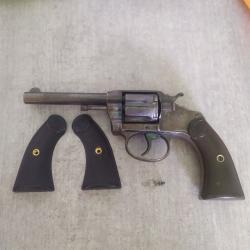 Colt new police  32s&w tardif poinçon VP en l'état. + plaquettes + 1 doigt élévateur de rechange.