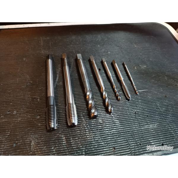 Lot tarauds machine professionnel