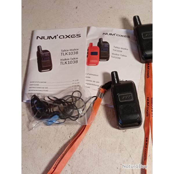 A vendre deux talkie walkie trs peu servi