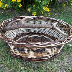 Très beau panier en osier avec anse bois de cerf