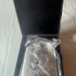 Flasque à alcool inox 6oz motif carpe koi + coffret cadeau  - Neuf