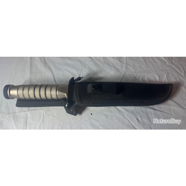 Couteau de survie militaire avec lame dentele + kit survie intgr - 34 cm