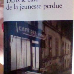 Dans le café de la jeunesse perdue par Partick Modiano - Folio -
