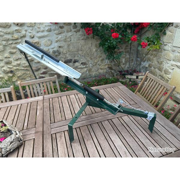 Lanceur de plateaux de ball trap
