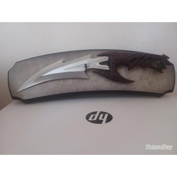 Superbe poignard fantastique united cutlery uc 1149 tat neuf avec socle